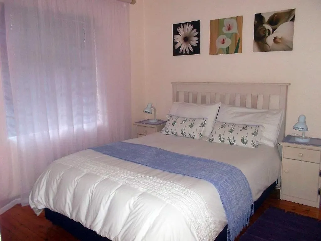 At Sta-Plus Guest House Port Elizabeth 3*,