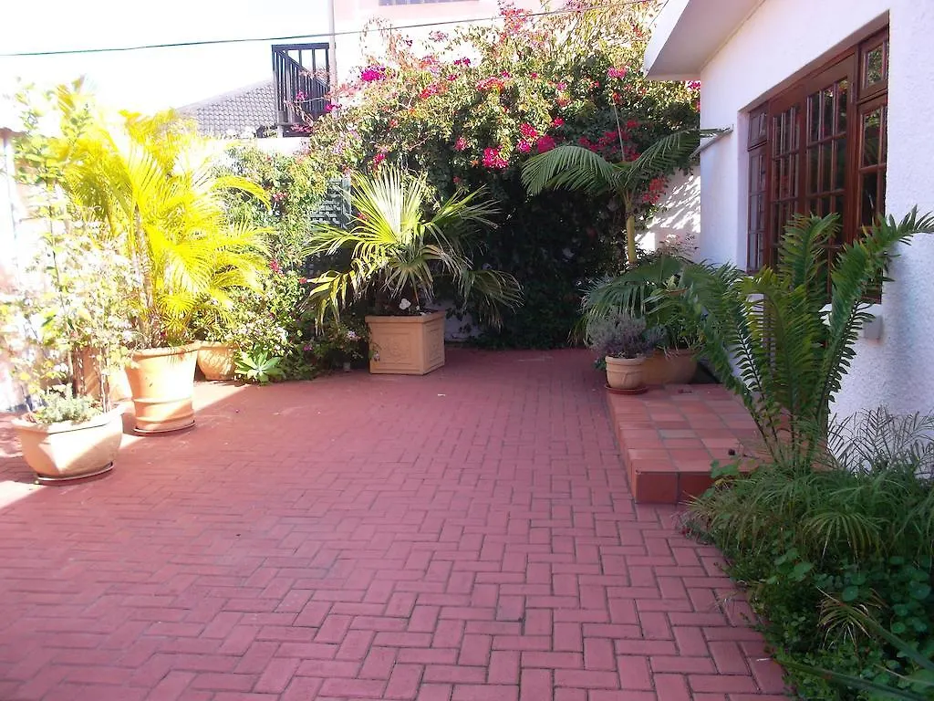 At Sta-Plus Guest House Port Elizabeth 3*,