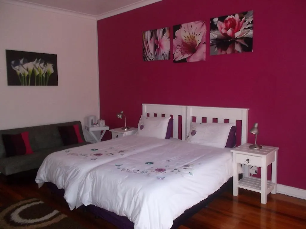 At Sta-Plus Guest House Port Elizabeth 3*,