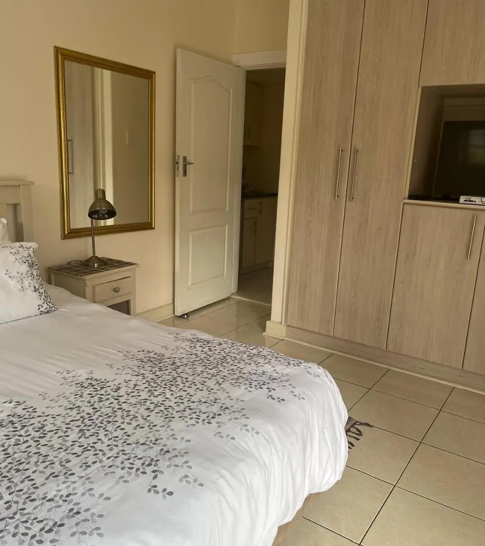 ***  At Sta-Plus Guest House Πορτ Ελίζαμπεθ Νότια Αφρική